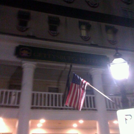 รูปภาพถ่ายที่ Gettysburg Hotel โดย Jared C. เมื่อ 11/5/2011