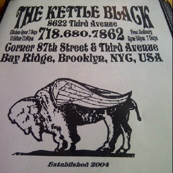 4/15/2012 tarihinde Junior D.ziyaretçi tarafından The Kettle Black'de çekilen fotoğraf