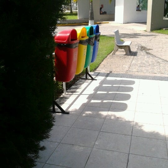 Das Foto wurde bei Faculdade Boa Viagem von Tamilla G. am 6/15/2012 aufgenommen