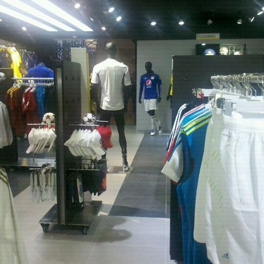 tiendas adidas performance bogota