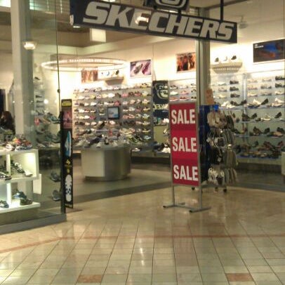 Photos at SKECHERS Retail - Woodbridge, NJ