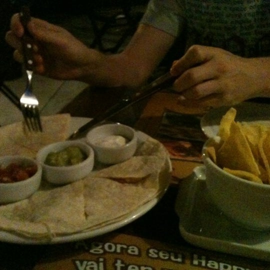 Foto diambil di El Tambo Bar &amp; Restaurante oleh Gabriela P. pada 1/28/2012
