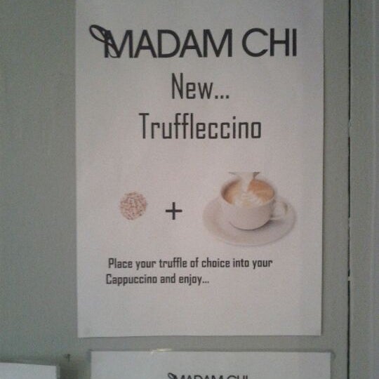 Foto scattata a Madam Chi Coffee Lounge da Chris H. il 4/29/2012