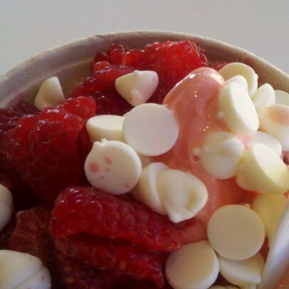 Foto tirada no(a) Wooberry Frozen Yogurt por Sara O. em 11/6/2011