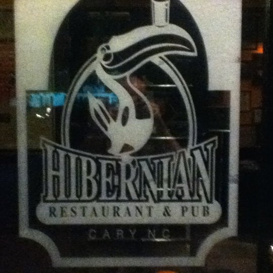 5/12/2012 tarihinde Russ T.ziyaretçi tarafından Hibernian Pub'de çekilen fotoğraf