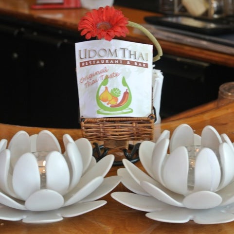 Снимок сделан в Udom Thai Restaurant &amp; Bar пользователем Alonso B. 6/26/2012