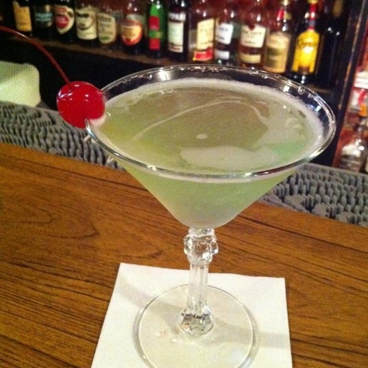 who doesn't love apple martini : )