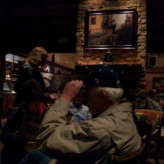 Photo taken at Mimi&#39;s Cafe by David H. on 12/11/2011