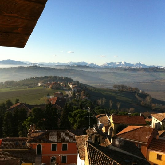 12/24/2011 tarihinde Rocca M.ziyaretçi tarafından Rocca Roveresca'de çekilen fotoğraf
