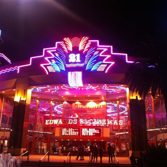 Fotos bei Regal Edwards Irvine Spectrum ScreenX, 4DX, IMAX, RPX & VIP