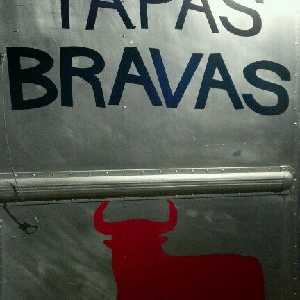 รูปภาพถ่ายที่ Tapas Bravas โดย David B. เมื่อ 7/7/2012