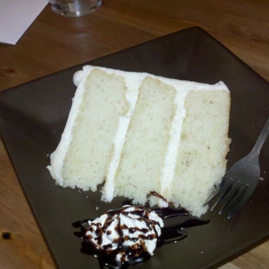 Foto tomada en The Chocolate, a dessert cafe  por Gelana S. el 12/13/2011