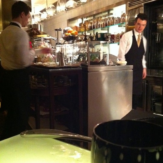 2/22/2011にJimmy K.W. C.がMori Venice Barで撮った写真