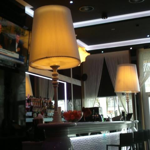 Foto scattata a UNIQUE Club &amp; Lounge da Arek G. il 4/3/2012