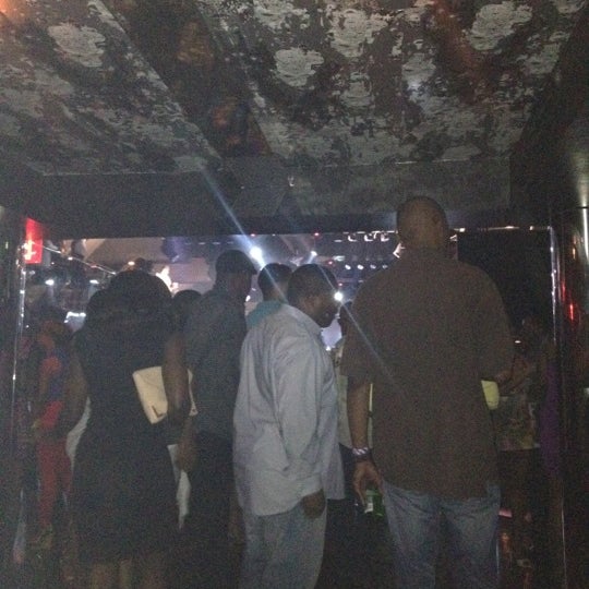 6/23/2012にDineWithDaniがReign Nightclubで撮った写真