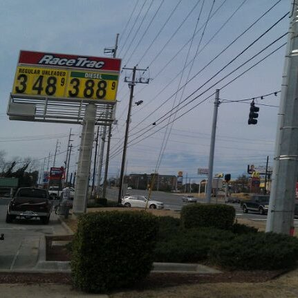 Photo taken at RaceTrac by The Cleaners A. on 2/17/2012
