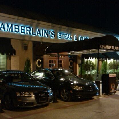 รูปภาพถ่ายที่ Chamberlain&#39;s Steak &amp; Chop House โดย Doug C. เมื่อ 3/11/2011