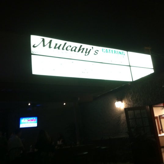รูปภาพถ่ายที่ Mulcahy&#39;s Pub &amp; Concert Hall โดย kevin เมื่อ 6/16/2012