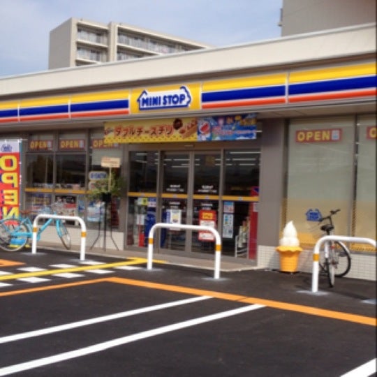 ミニストップ 伊丹昆陽東1丁目店 Convenience Store