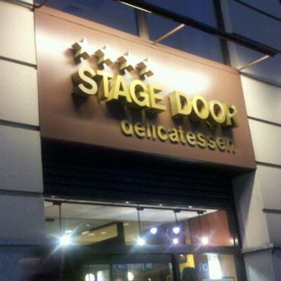 Photo taken at Stage Door Delicatessen by Reinaldo D. on 9/15/2011