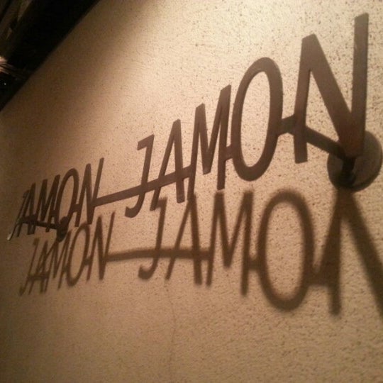 Photo prise au Jamon Jamon par Tom S. le8/19/2012