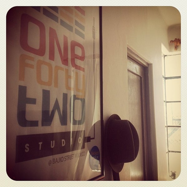 8/2/2012にAdrián A.がOne Forty Two Studioで撮った写真