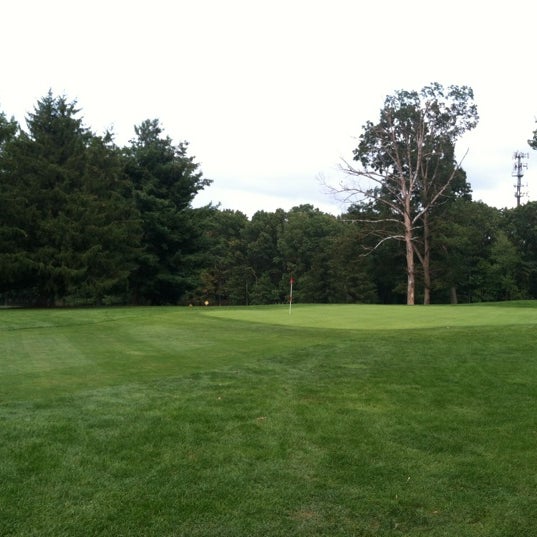 Foto scattata a Redgate Golf Course da Lynn N. il 8/1/2012