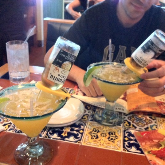 Photo taken at Chili&#39;s Grill &amp; Bar by Marcela F. on 6/17/2012