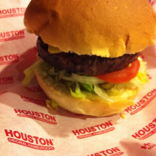 Photo taken at Houston Original Hamburgers by Marilza H. on 9/6/2011