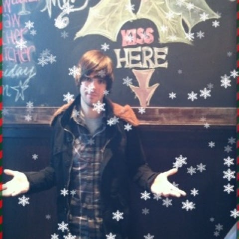 12/24/2011에 Drew V.님이 Wellman&#39;s Pub &amp; Rooftop에서 찍은 사진