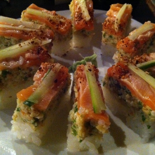 Depois de experimentar sushis de todos os tipos em vários países, conclui que o Sushi Mangá é o melhor sushi do mundo! Não deixe de pedir uma porção com 10, pq não vem no rodízio.