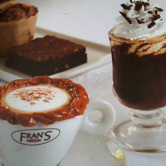 รูปภาพถ่ายที่ Fran&#39;s Café โดย Silvano L. เมื่อ 2/17/2012