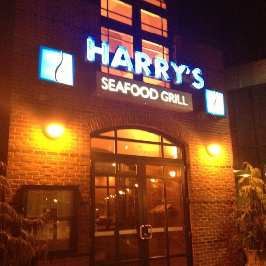 Foto tomada en Banks&#39; Seafood Kitchen &amp; Raw Bar  por Jeff G. el 8/24/2012