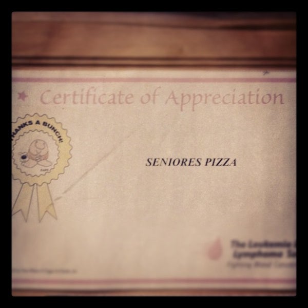 11/9/2011にZoe T.がSeniore&#39;s Pizzaで撮った写真