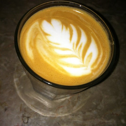 รูปภาพถ่ายที่ Orbis Caffe โดย Sam B. เมื่อ 11/30/2011