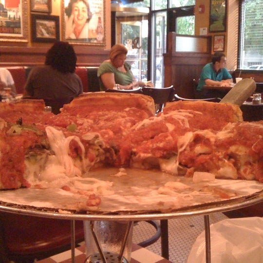Photo taken at Giordano&#39;s by Ph!|£|\|@ on 7/11/2011