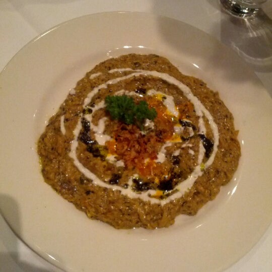 Das Foto wurde bei Maykadeh Persian Cuisine von Omid S. am 8/30/2012 aufgenommen
