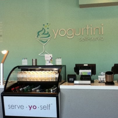 รูปภาพถ่ายที่ Yogurtini โดย Jessica G. เมื่อ 8/9/2012