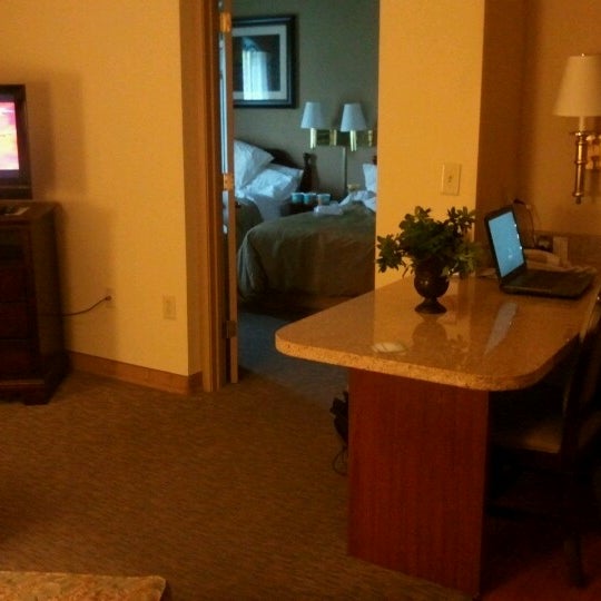 Foto tomada en Homewood Suites by Hilton  por Lakeisha S. el 8/9/2012