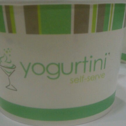 7/21/2012에 Skylar M.님이 Yogurtini Self Serve에서 찍은 사진