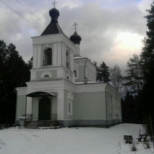 Храм Святой Троицы в Сходне
