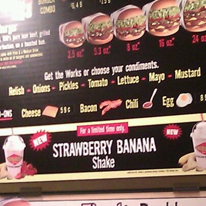 Photo taken at Fat Burger by Angel C. on 8/28/2011
