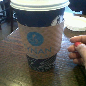 Снимок сделан в Tynan Coffee &amp; Tea пользователем Gaby O. 12/28/2011