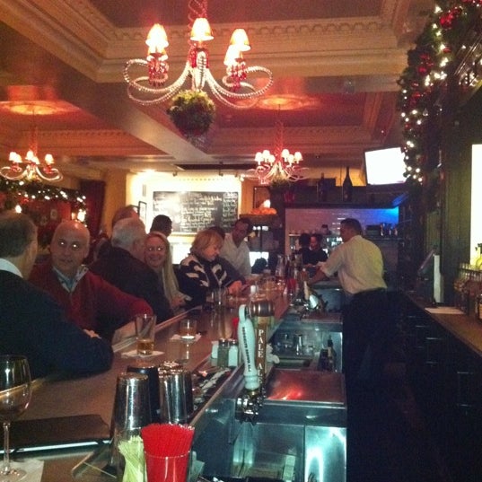 12/30/2010 tarihinde joezucziyaretçi tarafından Ruby&#39;s Oyster Bar &amp; Bistro'de çekilen fotoğraf