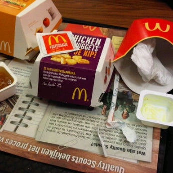 รูปภาพถ่ายที่ McDonald&#39;s โดย Melissa v. เมื่อ 1/26/2012