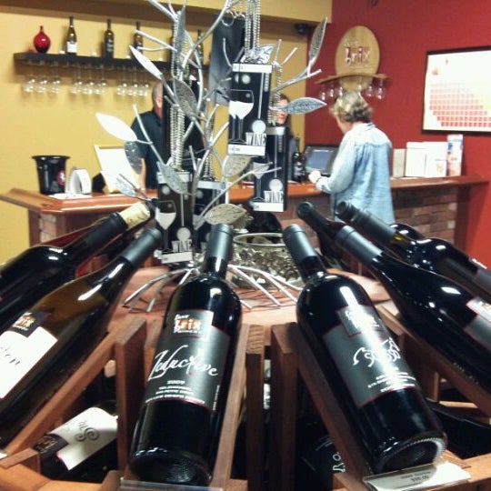 1/29/2012 tarihinde Tac S.ziyaretçi tarafından Four Brix Winery and Tasting Room'de çekilen fotoğraf