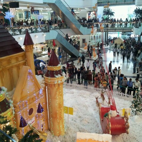 1/1/2012 tarihinde Shino Z.ziyaretçi tarafından South City Mall'de çekilen fotoğraf