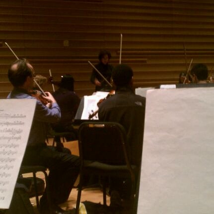 Foto tirada no(a) DiMenna Center for Classical Music por Hakeem B. em 12/19/2011