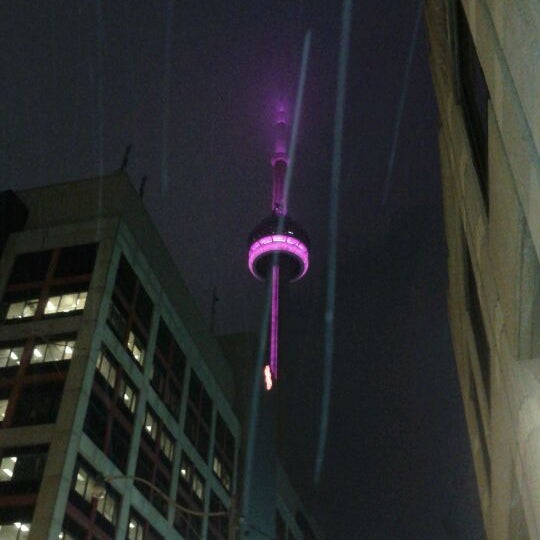 Снимок сделан в Residence Inn Toronto Downtown/Entertainment District пользователем David F. 1/27/2012