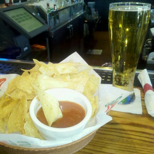 Photo taken at Chili&#39;s Grill &amp; Bar by Boy R. on 2/3/2011